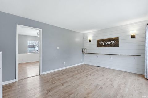 Tiny photo for 17 Sunset Drive, Bluffton, IN 46714 (MLS # 202611003)