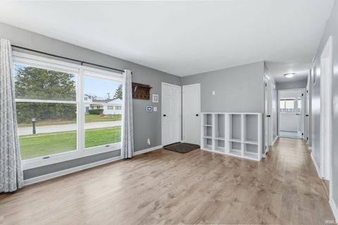 Tiny photo for 17 Sunset Drive, Bluffton, IN 46714 (MLS # 202611003)