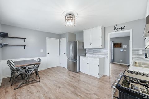 Tiny photo for 17 Sunset Drive, Bluffton, IN 46714 (MLS # 202611003)