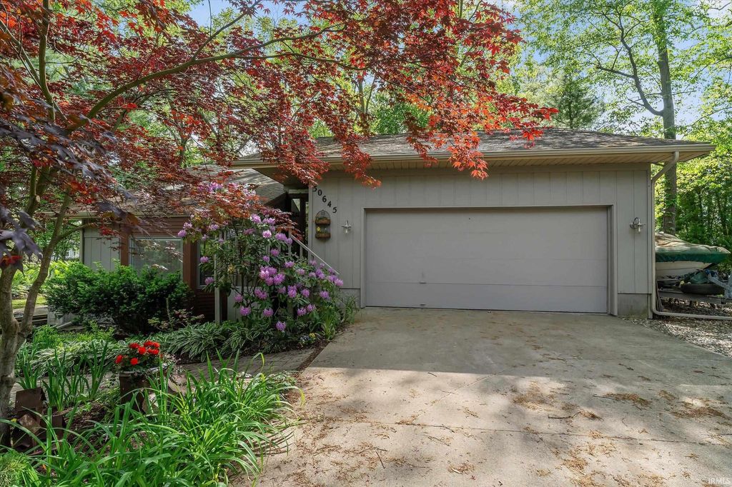 Photo of 50645 Blackhawk Court, Granger, IN 46530 (MLS # 202619789)