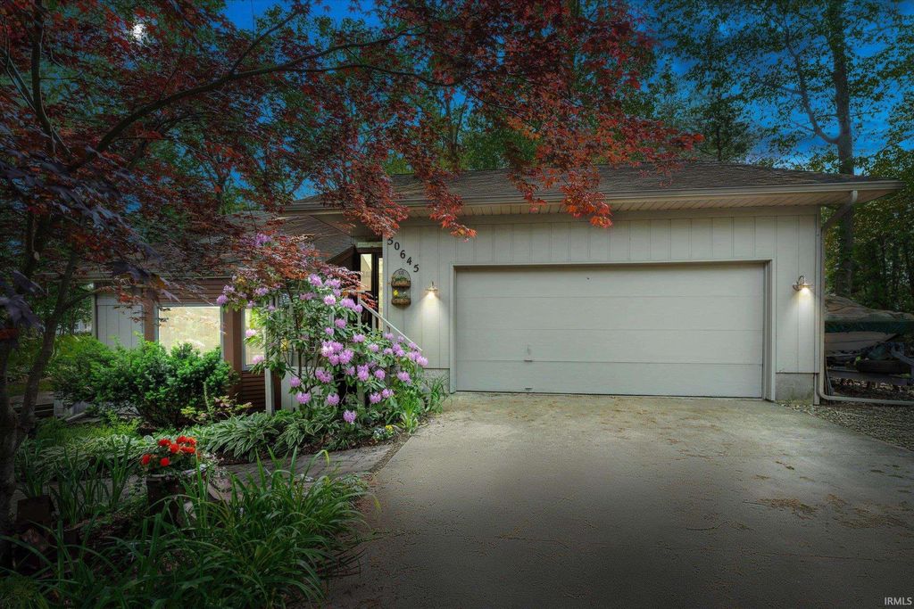 Photo of 50645 Blackhawk Court, Granger, IN 46530 (MLS # 202619789)