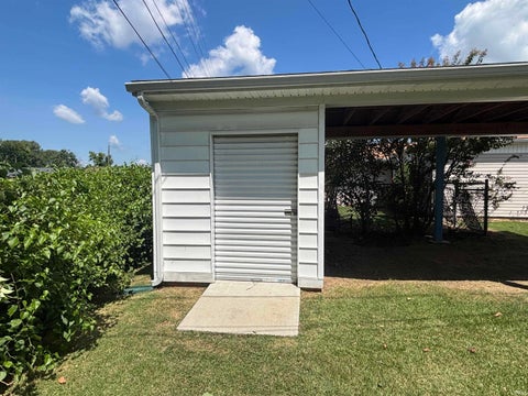 Tiny photo for 3 Hunter Court, Vincennes, IN 47591 (MLS # 202631599)