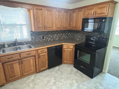 Tiny photo for 3 Hunter Court, Vincennes, IN 47591 (MLS # 202631599)