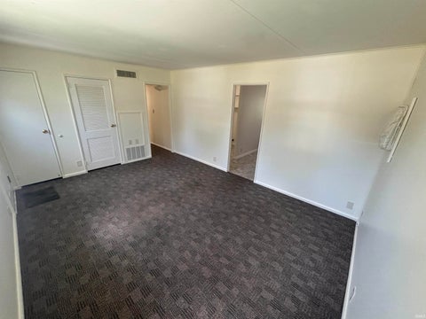 Tiny photo for 3 Hunter Court, Vincennes, IN 47591 (MLS # 202631599)