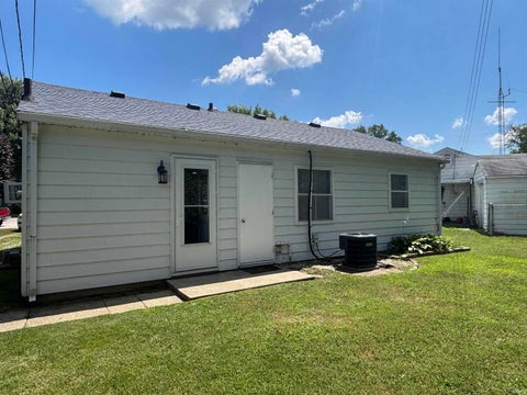 Tiny photo for 3 Hunter Court, Vincennes, IN 47591 (MLS # 202631599)