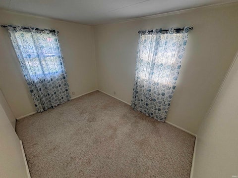 Tiny photo for 3 Hunter Court, Vincennes, IN 47591 (MLS # 202631599)