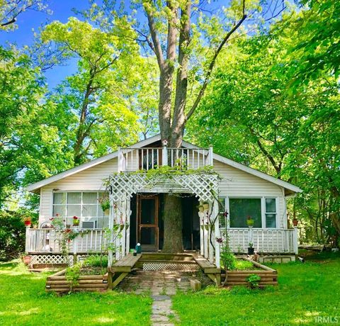 Photo of 1315 W Gourley Pike, Bloomington, IN 47404 (MLS # 202526380)