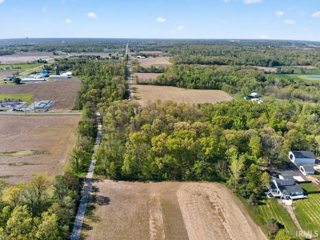 Photo of 3900 W Dupont Road, Fort Wayne, IN 46818 (MLS # 202617186)