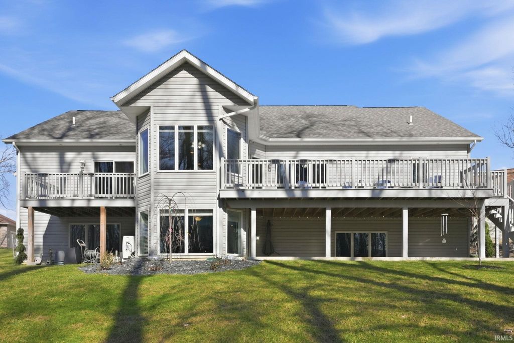 Photo of 127 N Wildthorne Court, Columbia City, IN 46725 (MLS # 202606499)