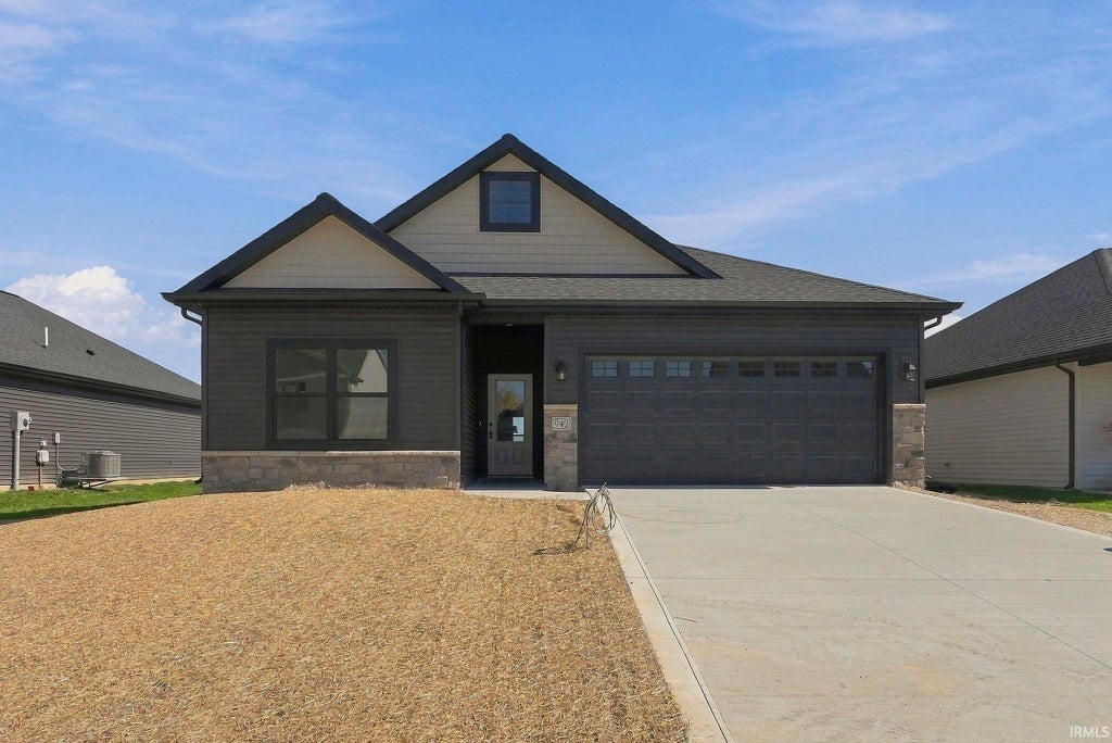 Photo of 942 Arthur Heights Drive, Fort Wayne, IN 46818 (MLS # 202641862)