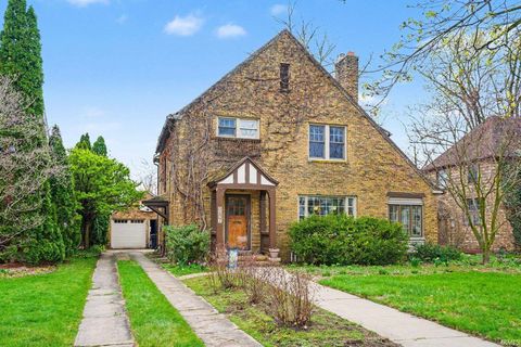 Photo of 1716 E Wayne Street, South Bend, IN 46615 (MLS # 202614666)