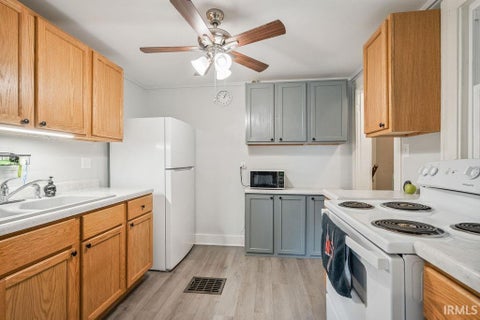 Tiny photo for 1310 N WABASH Avenue, Kokomo, IN 46901 (MLS # 202637312)