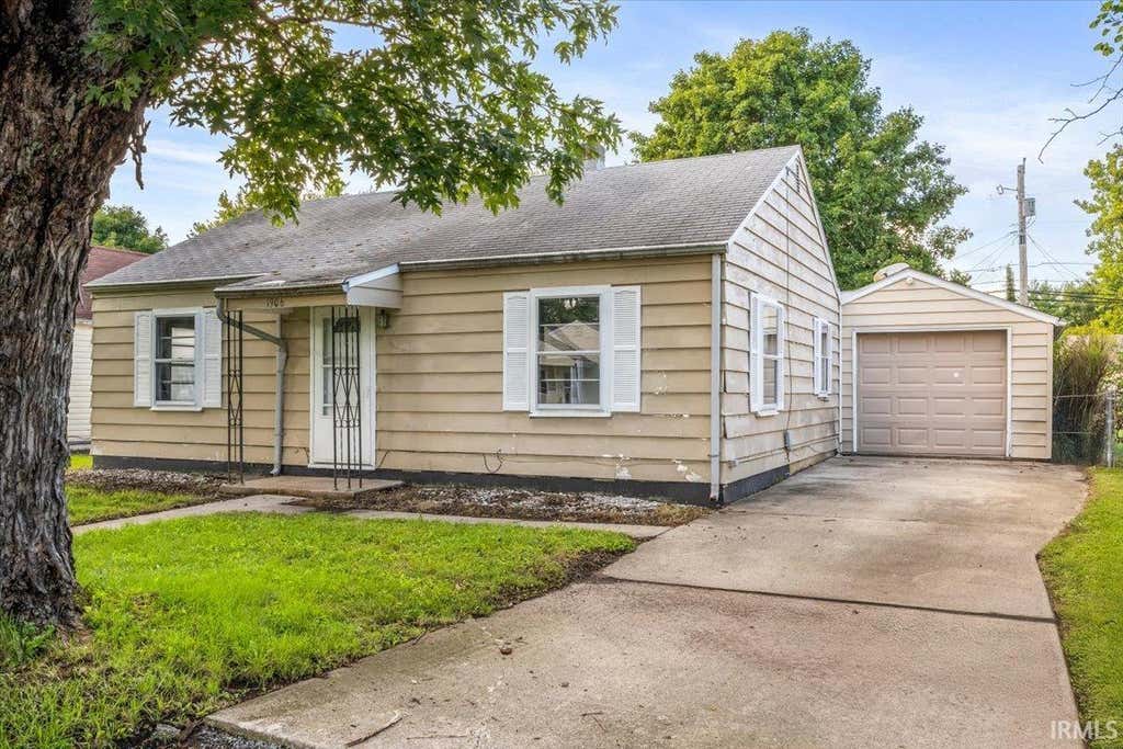 Photo of 1906 E 24th Street, Muncie, IN 47302 (MLS # 202634249)