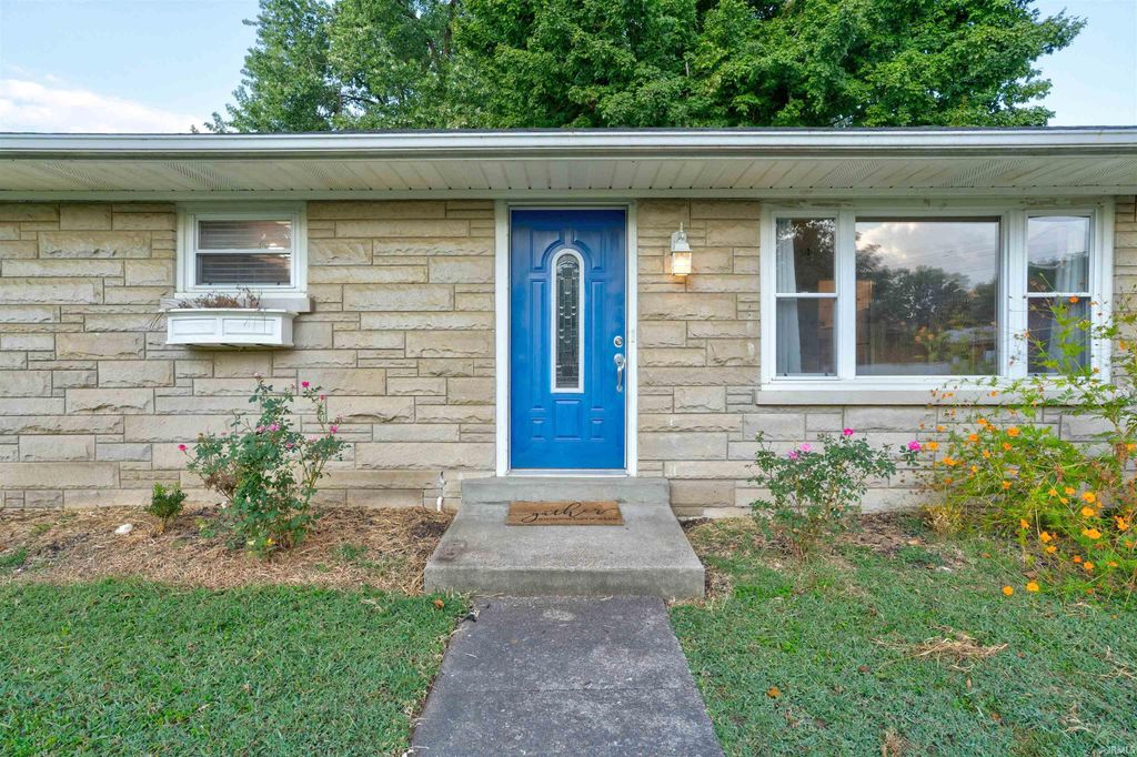 Photo of 5655 Garden Valley Road, Newburgh, IN 47630 (MLS # 202537564)