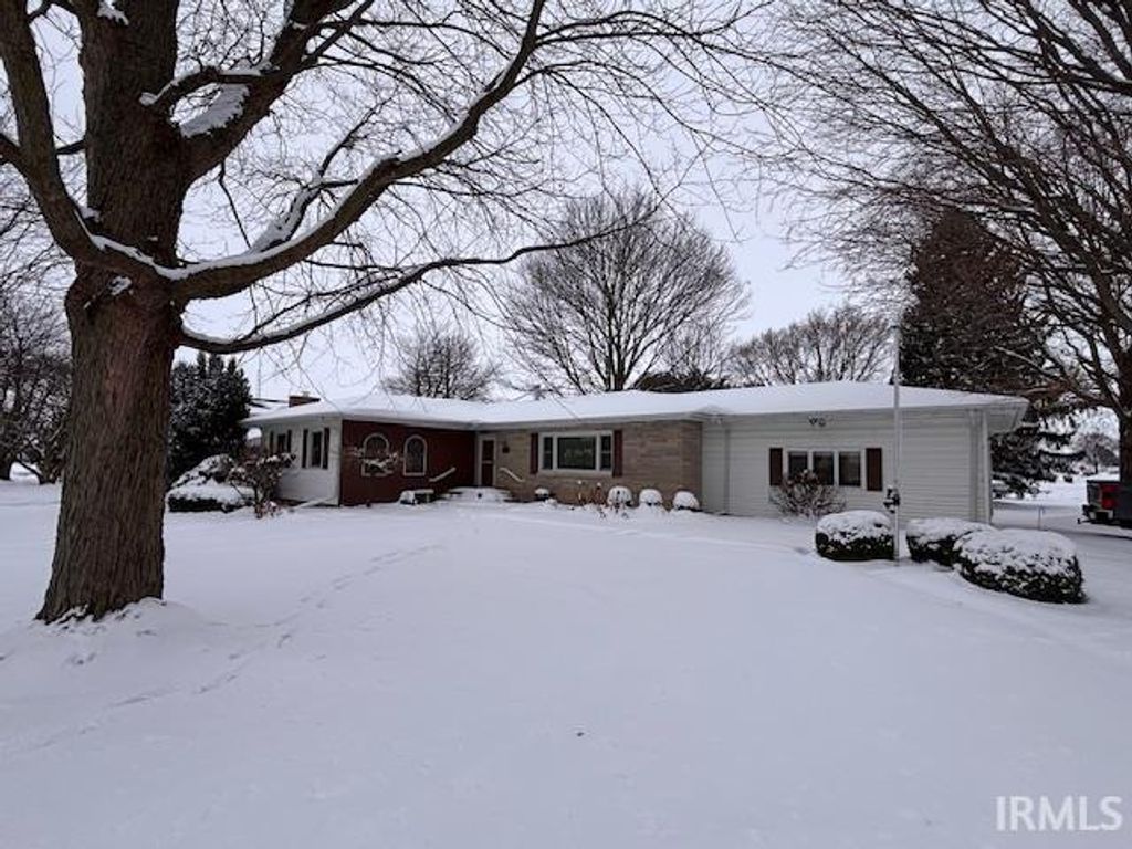 Photo of 700 S Sharon Avenue, Fowler, IN 47944 (MLS # 202548350)