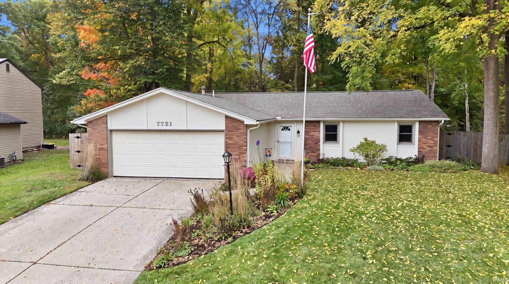 Photo of 7721 Westford Court, Fort Wayne, IN 46835 (MLS # 202643207)