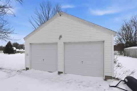 Tiny photo for 11184 S 250 West Road, Silver Lake, IN 46982 (MLS # 202601715)