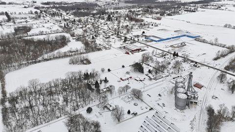 Tiny photo for 11184 S 250 West Road, Silver Lake, IN 46982 (MLS # 202601715)