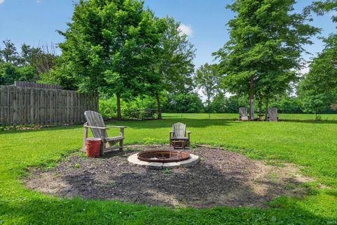 Tiny photo for 612 W MAIN Street, Greentown, IN 46936 (MLS # 202627099)