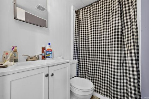 Tiny photo for 612 W MAIN Street, Greentown, IN 46936 (MLS # 202627099)