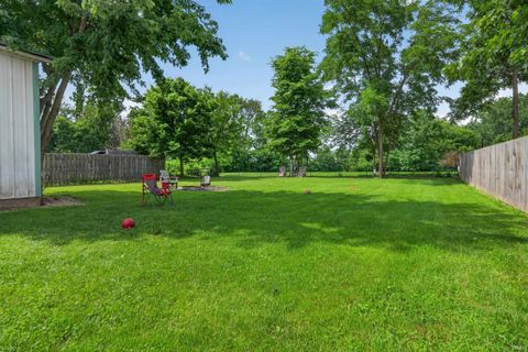 Tiny photo for 612 W MAIN Street, Greentown, IN 46936 (MLS # 202627099)