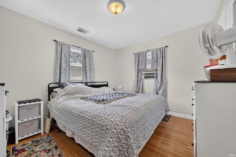 Tiny photo for 612 W MAIN Street, Greentown, IN 46936 (MLS # 202627099)