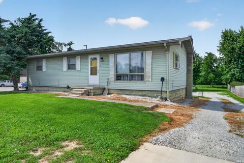 Tiny photo for 612 W MAIN Street, Greentown, IN 46936 (MLS # 202627099)