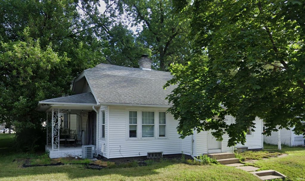 Photo of 1202 Cleveland Avenue, South Bend, IN 46628 (MLS # 202614940)