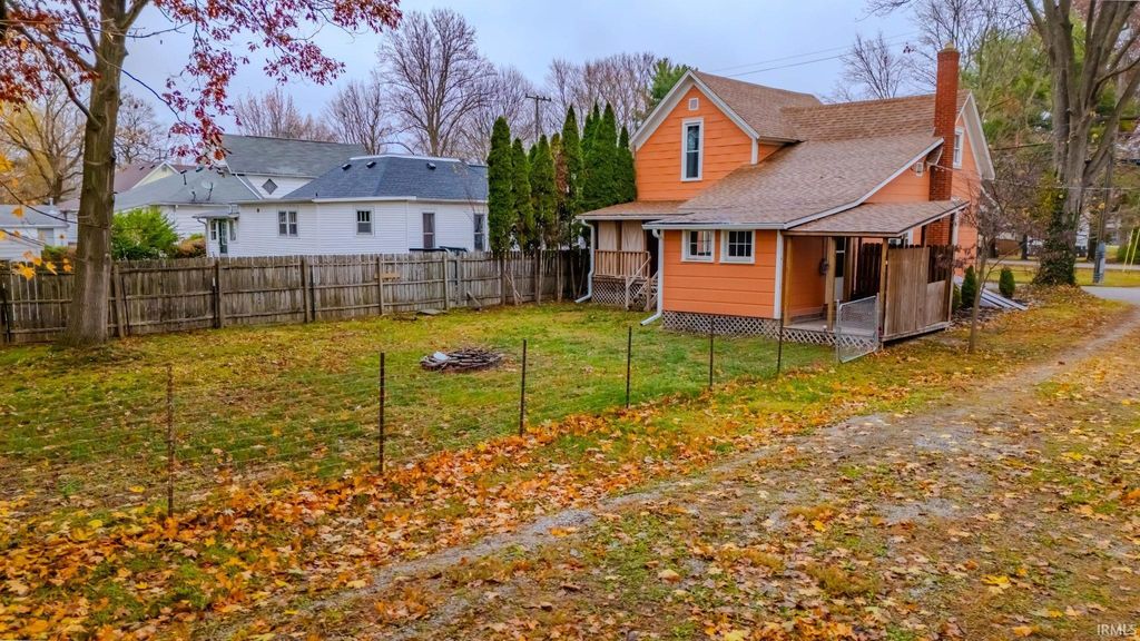 Photo of 1558 Webster Street, Wabash, IN 46992 (MLS # 202547238)