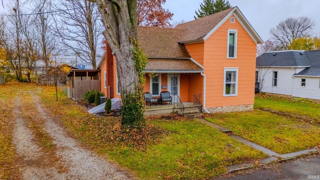 Photo of 1558 Webster Street, Wabash, IN 46992 (MLS # 202547238)