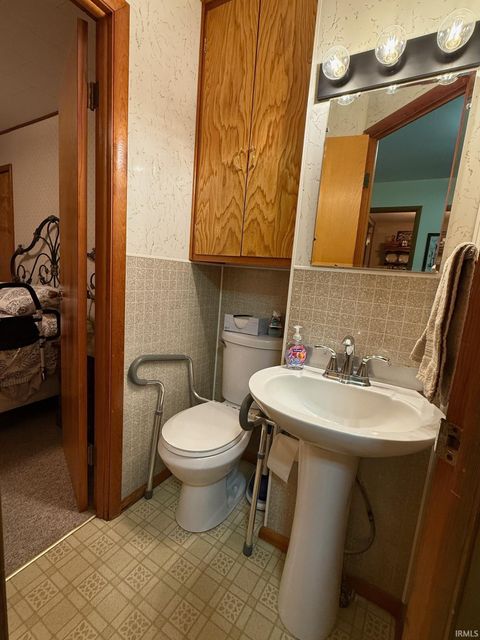 Tiny photo for 121 N Market Street, Francesville, IN 47946 (MLS # 202547854)