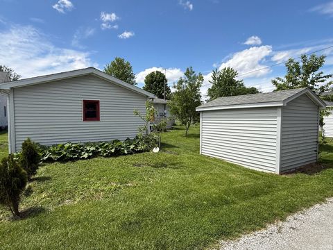 Tiny photo for 121 N Market Street, Francesville, IN 47946 (MLS # 202547854)
