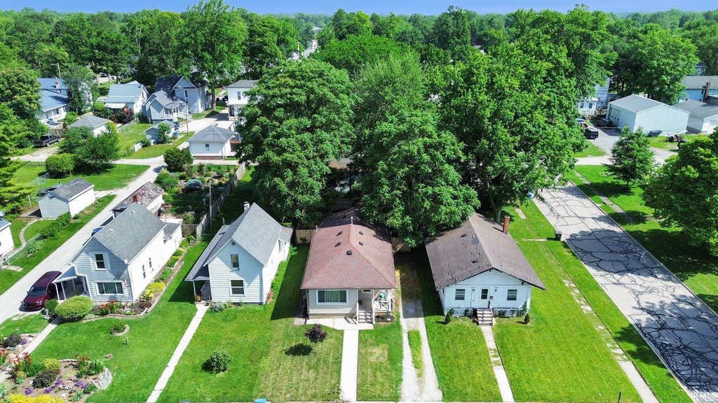 Photo of 413 E Market Street, Columbia City, IN 46725 (MLS # 202626470)