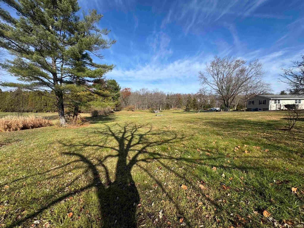 Photo of 5100 Hursh Road, Fort Wayne, IN 46845 (MLS # 202547180)