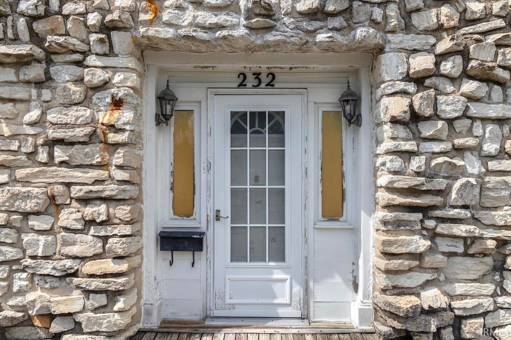 Photo of 232 Mount Auburn Street, Dunkirk, IN 47336 (MLS # 202629760)