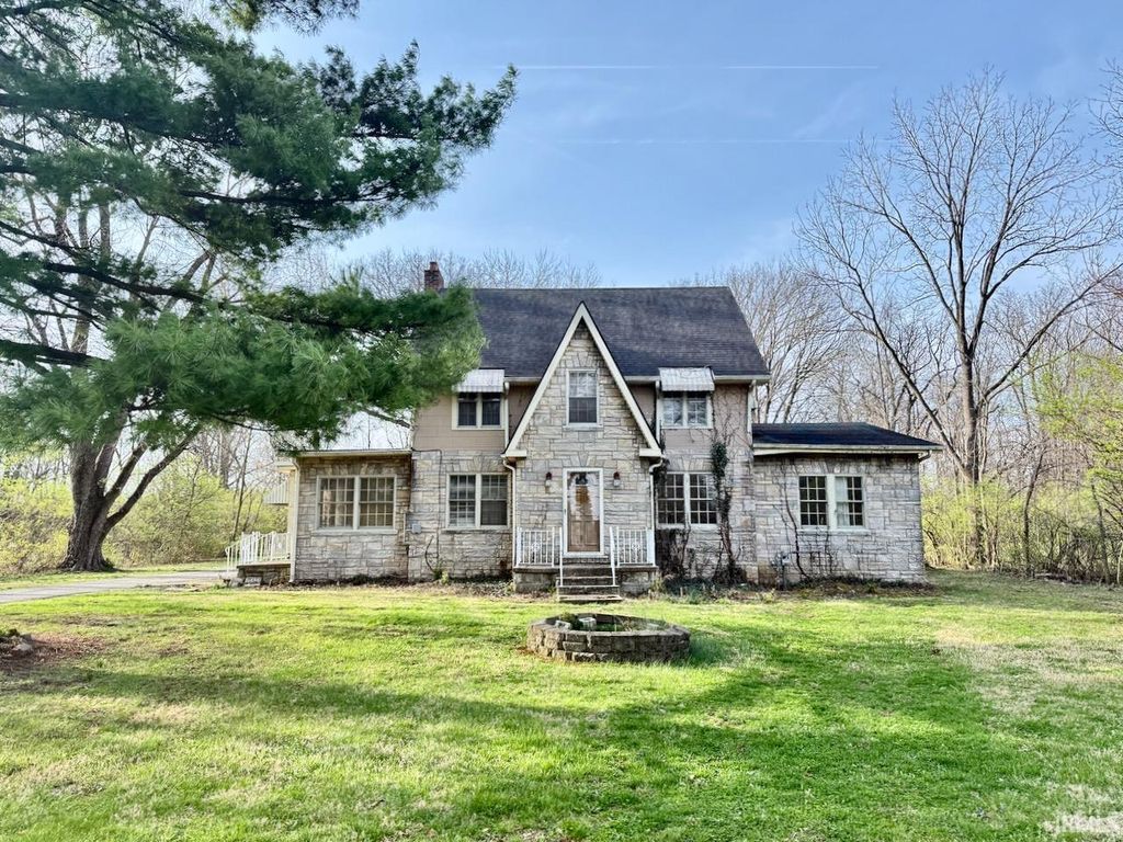 Photo of 3515 W Godman Avenue, Muncie, IN 47304 (MLS # 202610755)