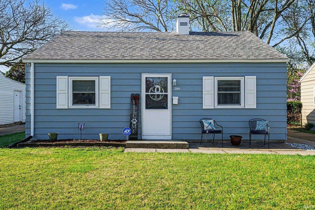 Photo of 208 Luelde Street, South Bend, IN 46614 (MLS # 202613775)