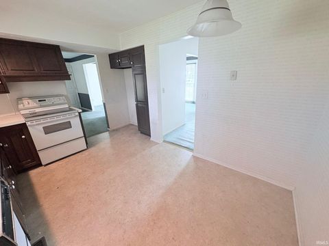 Tiny photo for 1316 Oriole Drive, Warsaw, IN 46580 (MLS # 202608686)