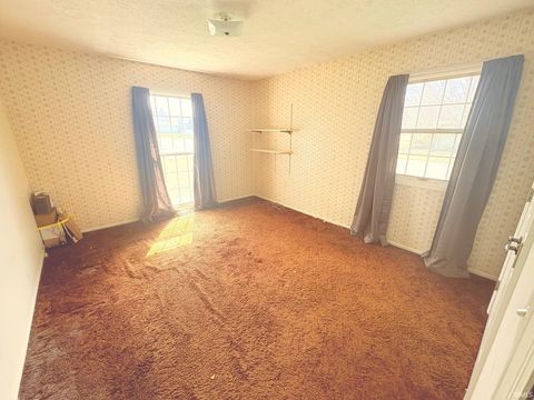 Tiny photo for 1316 Oriole Drive, Warsaw, IN 46580 (MLS # 202608686)