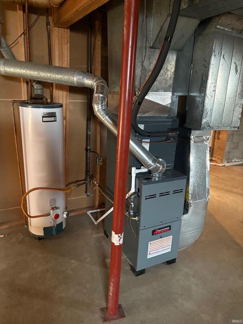 Tiny photo for 1316 Oriole Drive, Warsaw, IN 46580 (MLS # 202608686)