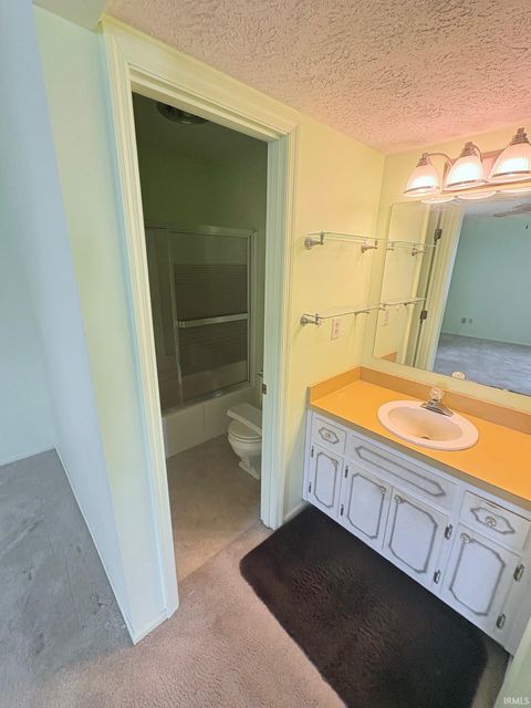 Tiny photo for 1316 Oriole Drive, Warsaw, IN 46580 (MLS # 202608686)