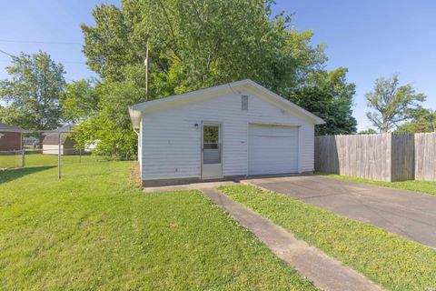 Tiny photo for 2017 Ridgeway Avenue, Evansville, IN 47714 (MLS # 202618454)