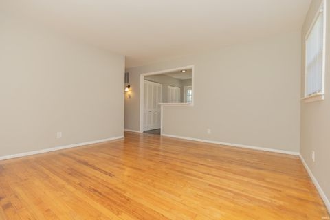 Tiny photo for 2017 Ridgeway Avenue, Evansville, IN 47714 (MLS # 202618454)
