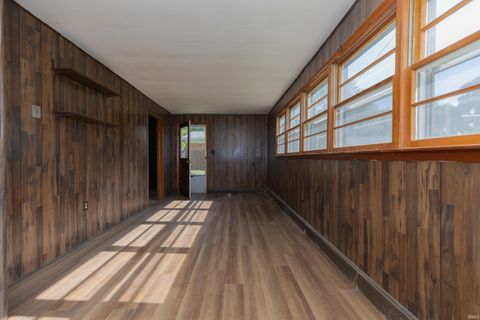 Tiny photo for 2017 Ridgeway Avenue, Evansville, IN 47714 (MLS # 202618454)