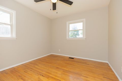 Tiny photo for 2017 Ridgeway Avenue, Evansville, IN 47714 (MLS # 202618454)