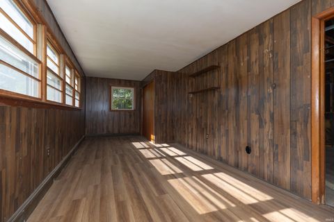 Tiny photo for 2017 Ridgeway Avenue, Evansville, IN 47714 (MLS # 202618454)