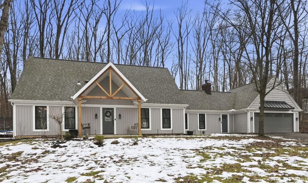 Photo of 1306 E Cedar Canyons Road, Fort Wayne, IN 46845 (MLS # 202605539)