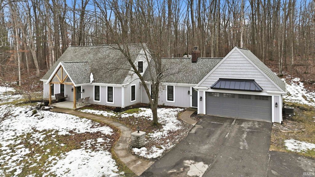 Photo of 1306 E Cedar Canyons Road, Fort Wayne, IN 46845 (MLS # 202605539)