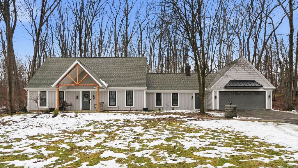 Photo of 1306 E Cedar Canyons Road, Fort Wayne, IN 46845 (MLS # 202605539)