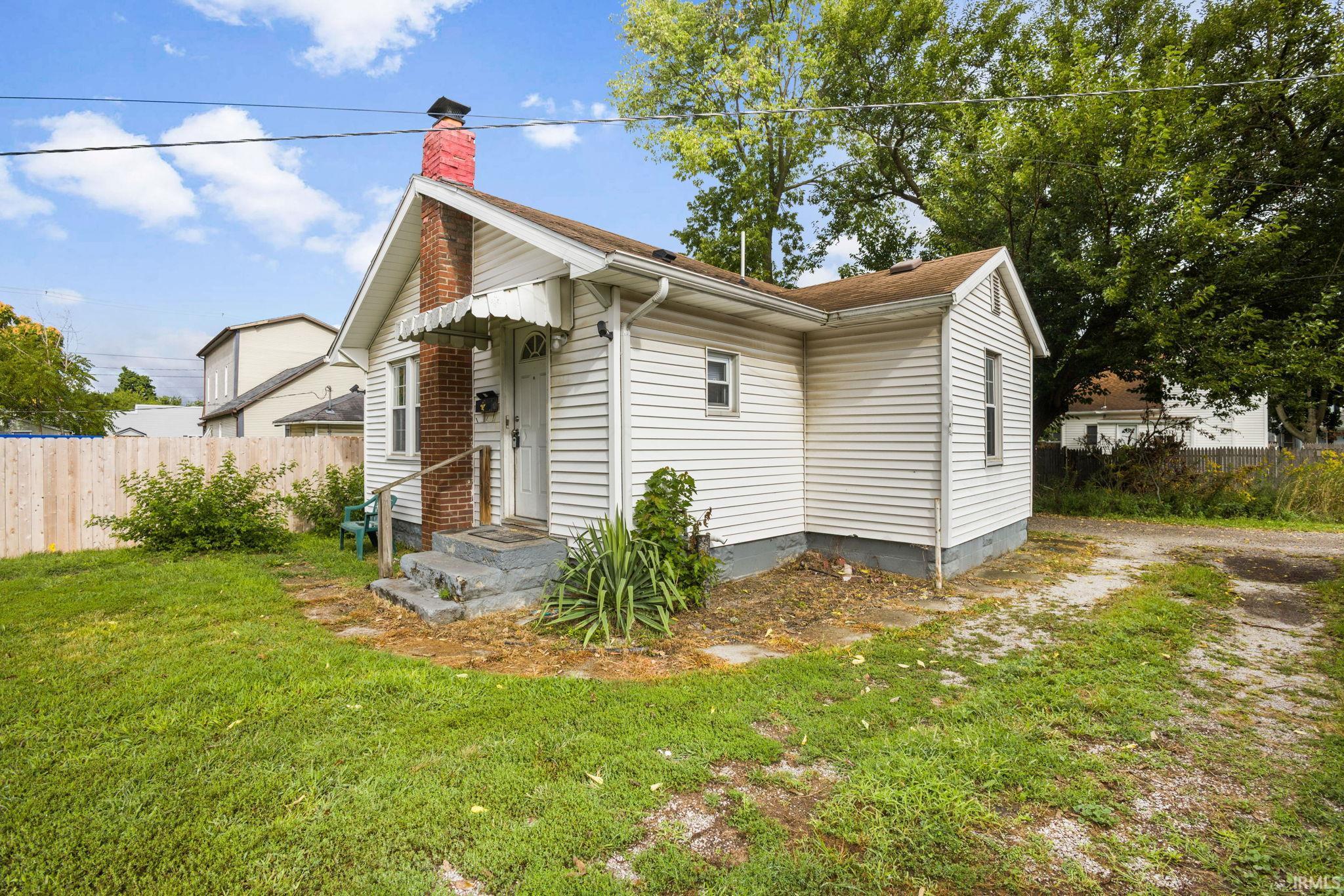 Mishawaka, Indiana 46544, United States, 6 Bedrooms Bedrooms, ,3 BathroomsBathrooms,Residential,Pending,199144